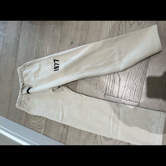 Essentials sweatpants - Picture 2 of 5